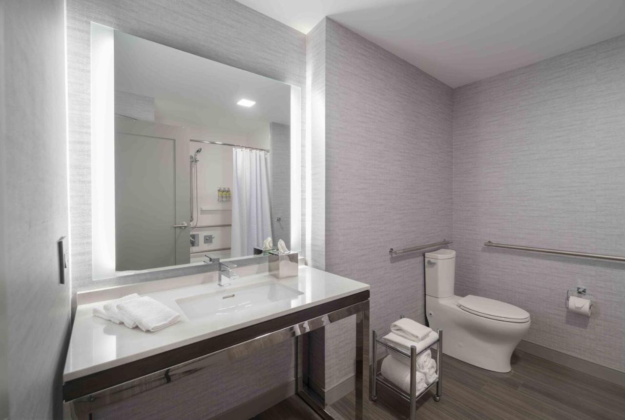Holiday Inn Express - Boston Logan Airport - Revere By Ihg Zewnętrze zdjęcie